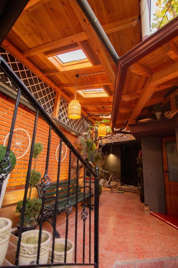 Villa Elezi Korce Esterno foto