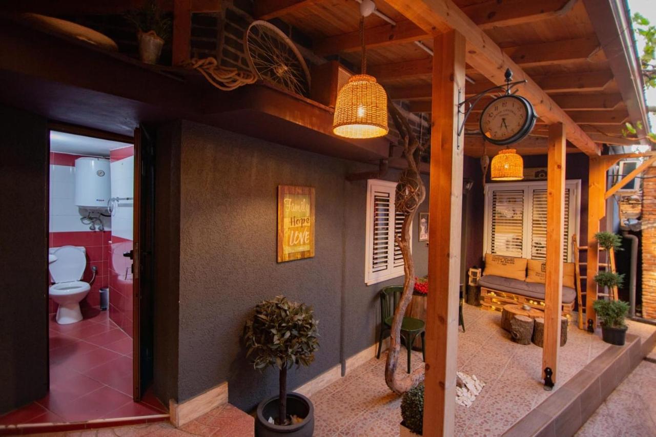 Villa Elezi Korce Esterno foto