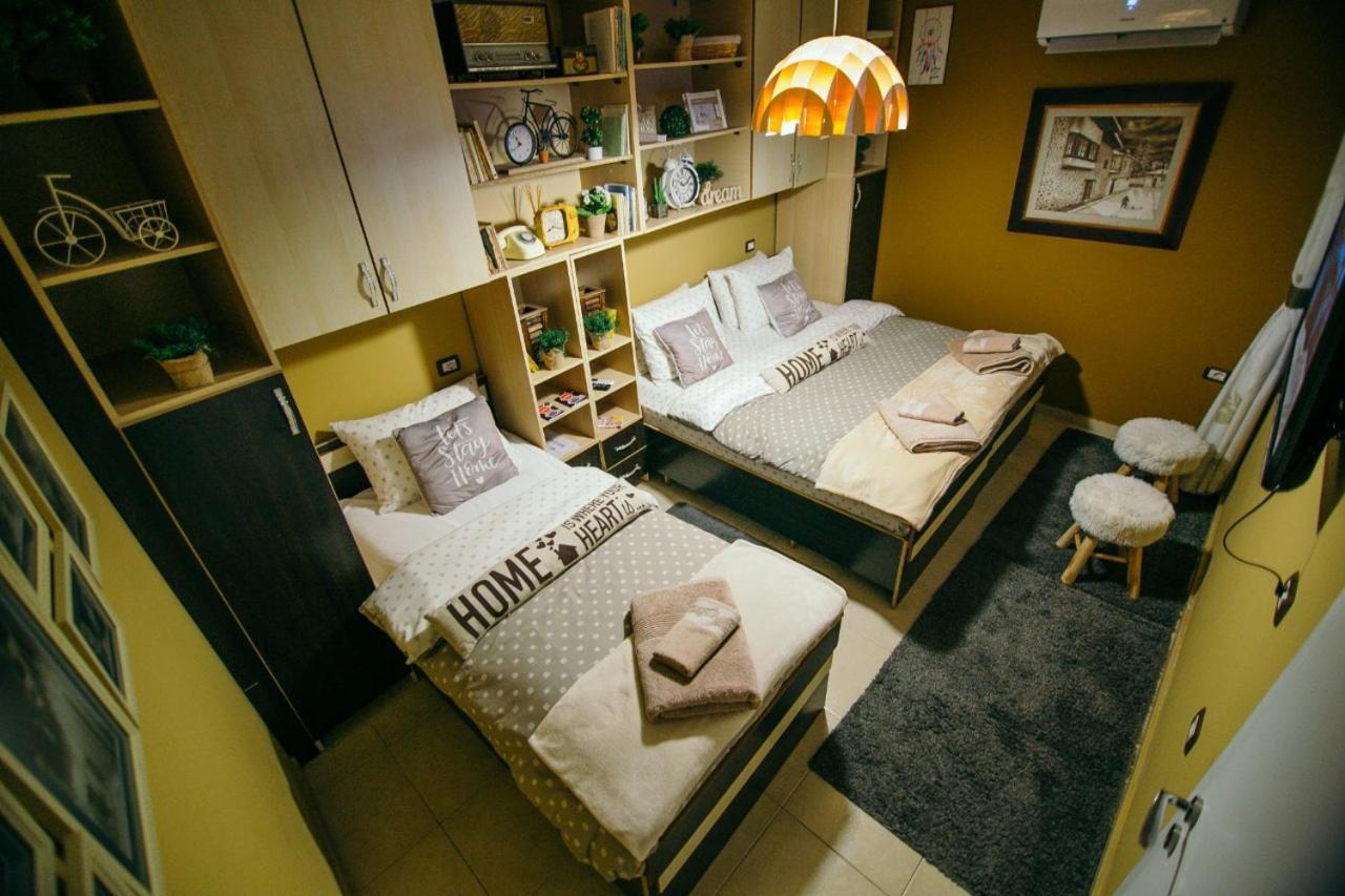 Villa Elezi Korce Esterno foto